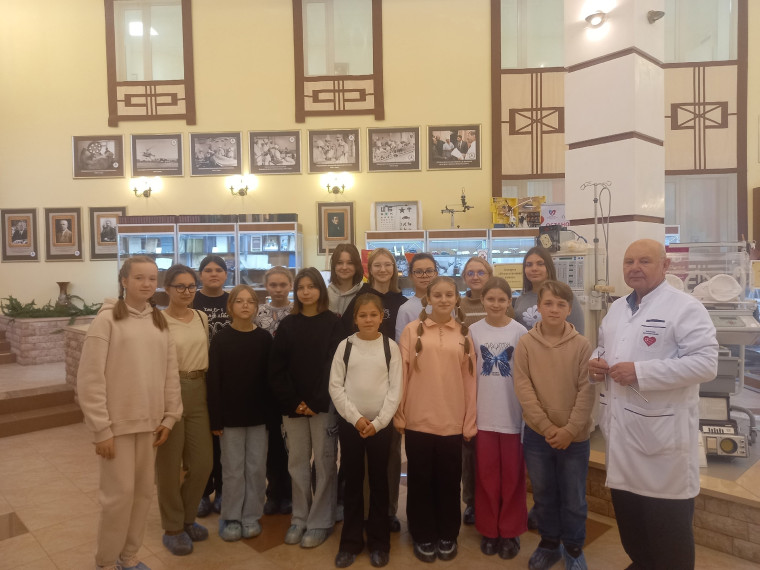 Медицинский класс для обучающихся 6-11 классов.